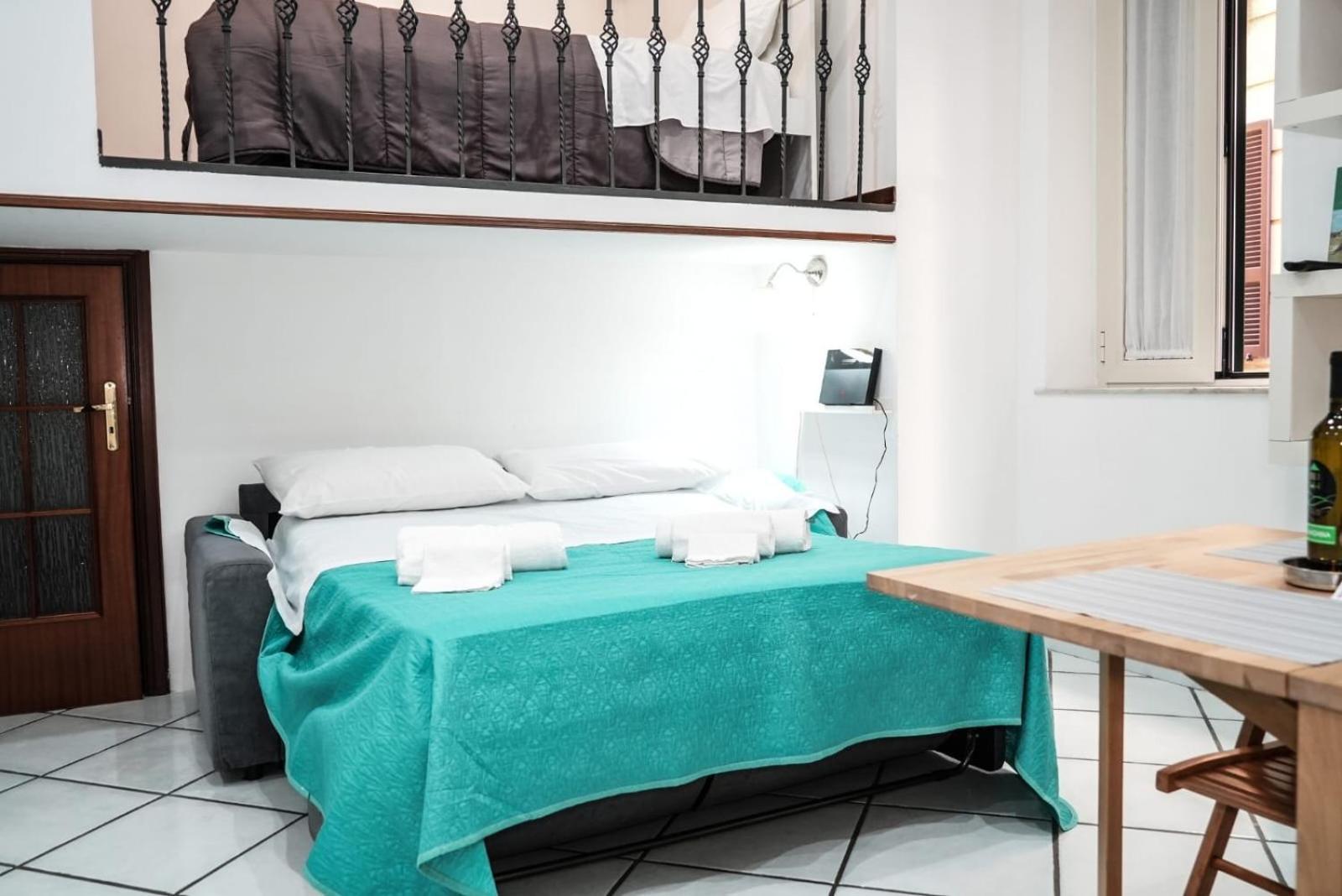 Casa Vacanza La Spagnola เนเปิลส์ ภายนอก รูปภาพ